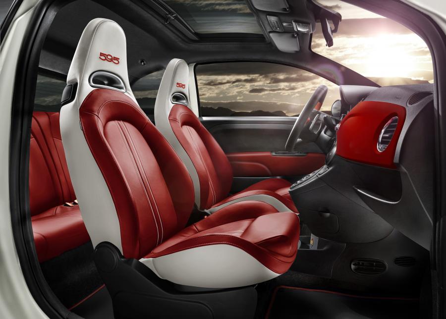Интерьер Abarth 595 50th Anniversary Edition 2013 года  (фото 22 из 26)